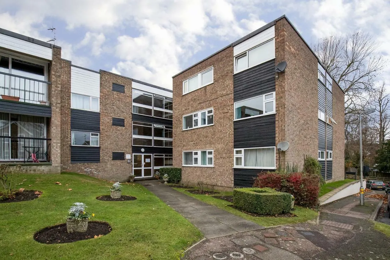 Comfy 2Br Flat With Wi-Fi In Bishop'S Stortford Apartment